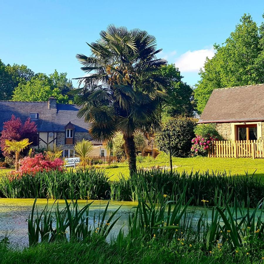 Le Vieux Moulin Gites - A Charming Stone Cottage With Garden View And Seasonal Pool Guégon 외부 사진